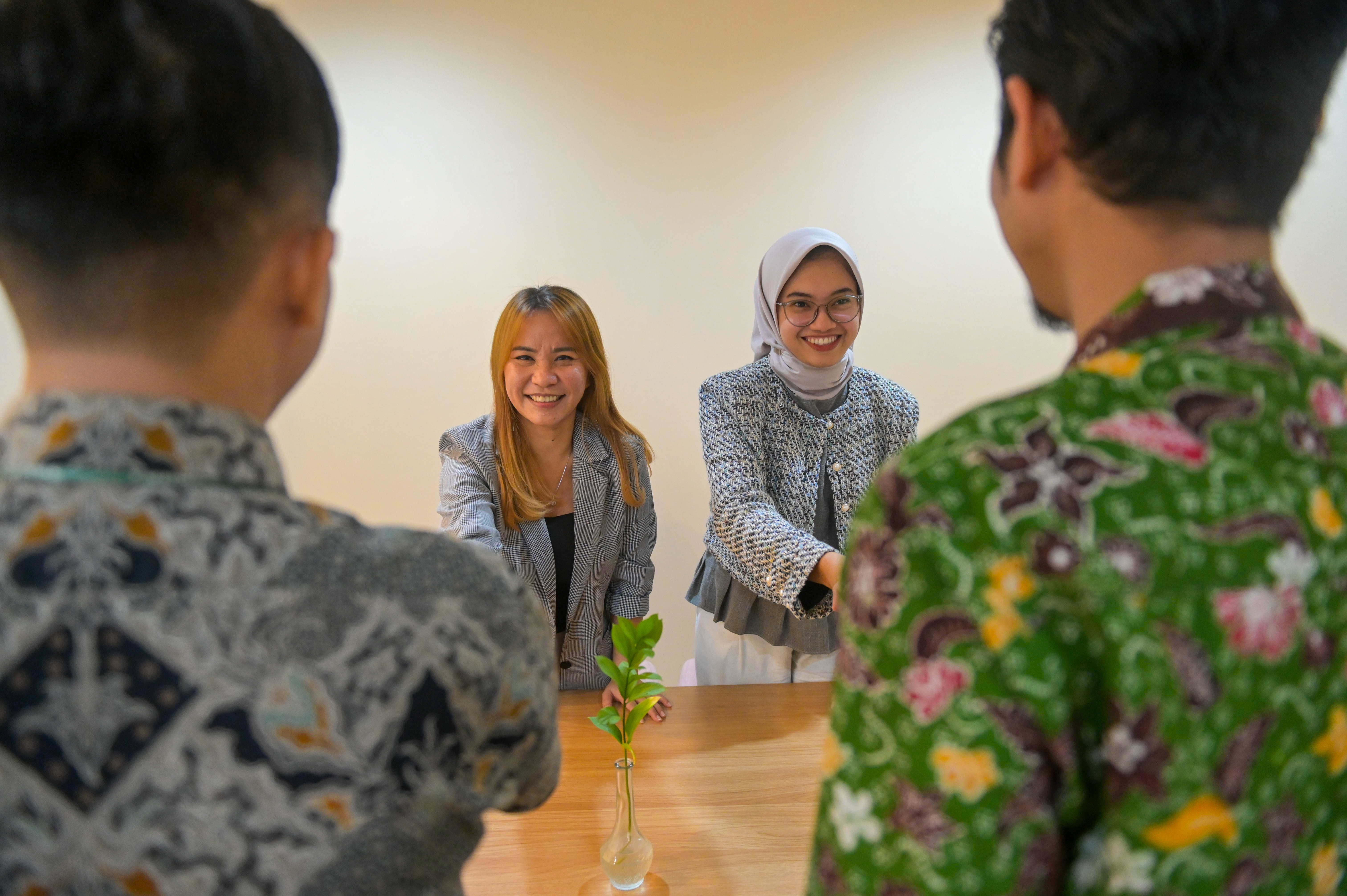 Tim FORDE bekerja